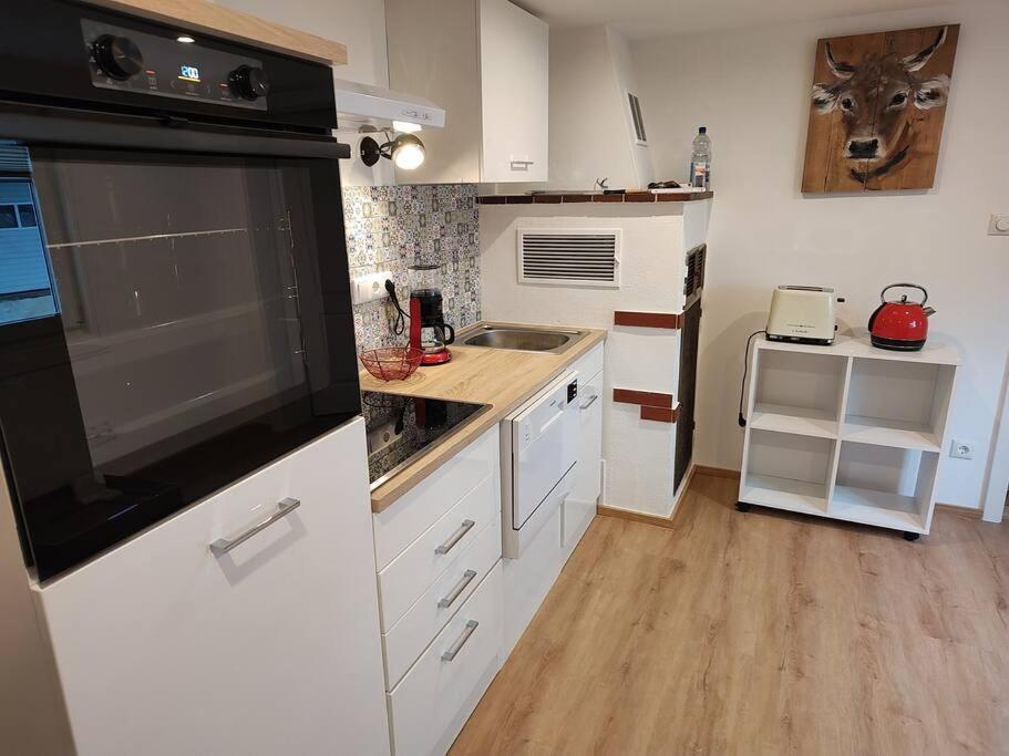 Ferienwohnung Resl - Geschmackvoll Renoviert & Zentral Im Historischen Schindelhaus オーバーシュタウフェン エクステリア 写真